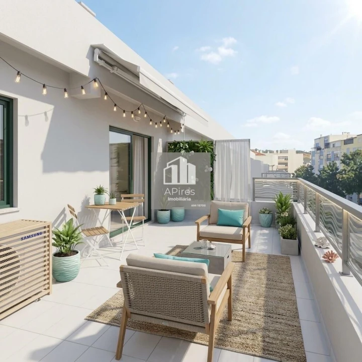 Apartamento T4 para Venda em Costa da Caparica Foto 3