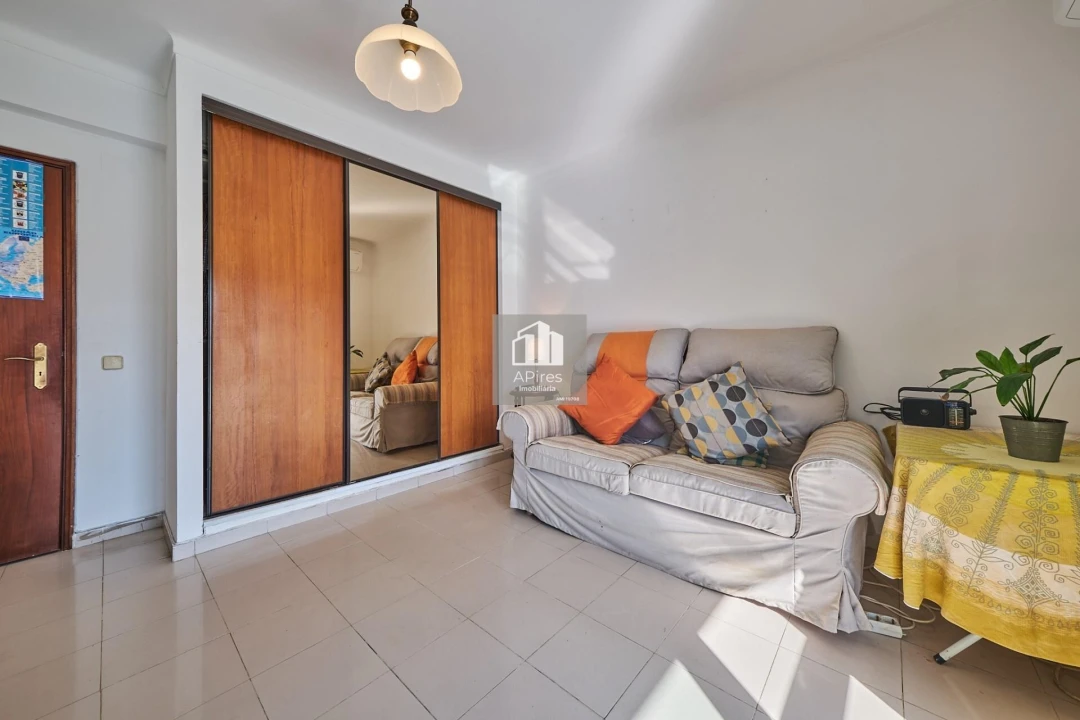 Apartamento T4 para Venda em Costa da Caparica Foto 8
