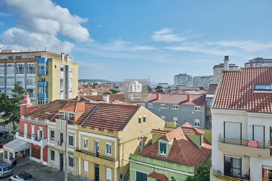 Apartamento T4 para Venda em Costa da Caparica Foto 32
