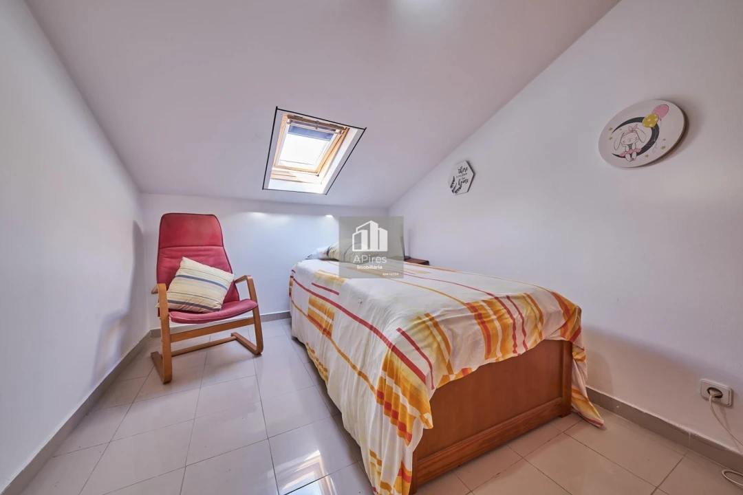 Apartamento T4 para Venda em Costa da Caparica Foto 14