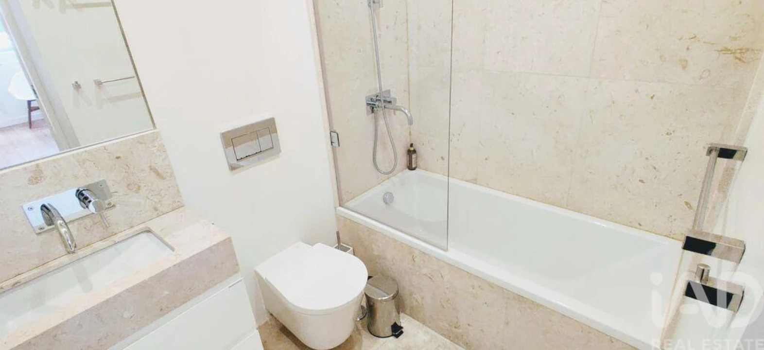 Apartamento T1 para Arrendamento em Santa Maria Maior Foto 23