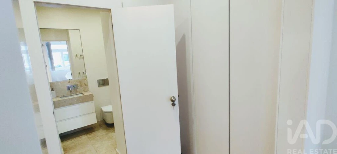 Apartamento T1 para Arrendamento em Santa Maria Maior Foto 22