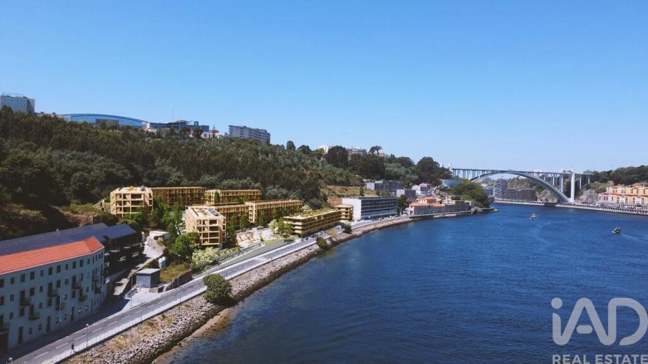 Apartamento T2 para Venda em Santa Marinha e São Pedro da Afurada Foto 1