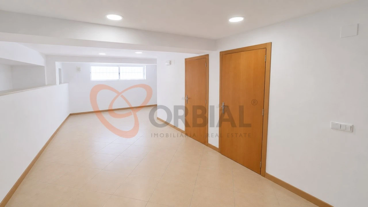 Loja para Arrendamento em Albufeira e Olhos de Água Foto 7