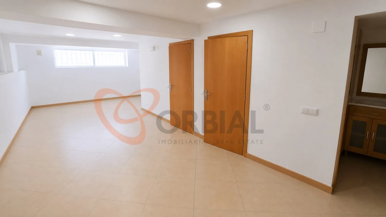 Loja para Arrendamento em Albufeira e Olhos de Água Foto 8