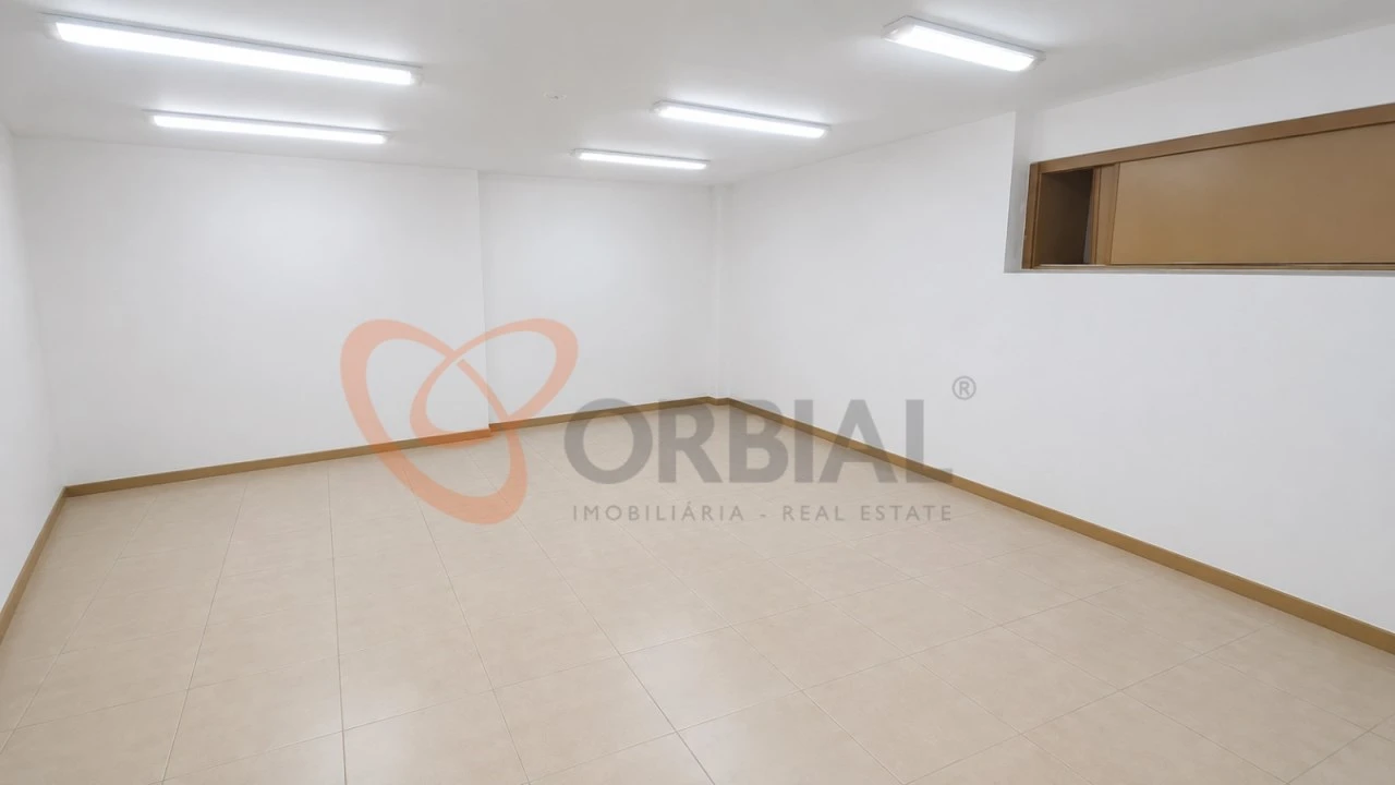 Loja para Arrendamento em Albufeira e Olhos de Água Foto 10