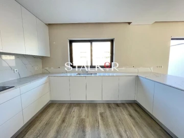 Moradia T3 para Venda em São Felix da Marinha