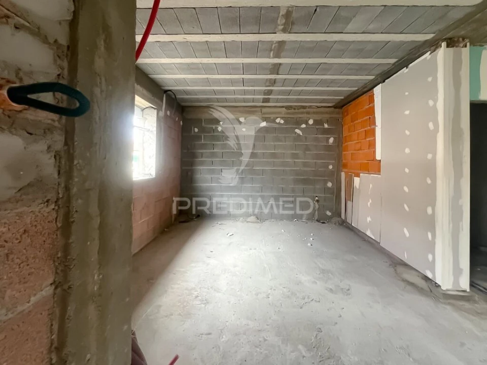 Moradia T4 para Venda em Santa Maria Maior Foto 3