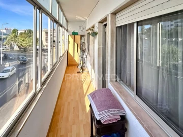 Apartamento T2 para Venda em Queluz e Belas