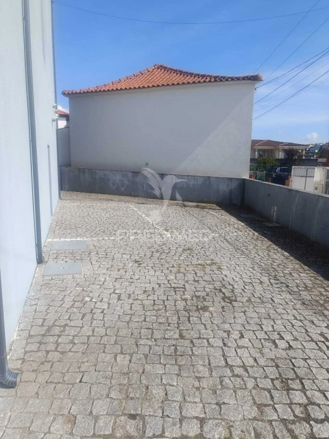 Escritório para Venda em Bougado (São Martinho e Santiago)