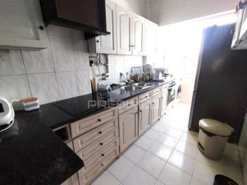 Apartamento T2 para Venda em Agualva e Mira-Sintra