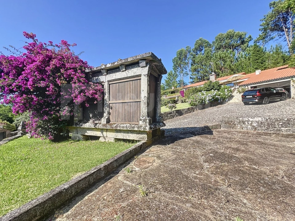 Moradia T6 para Venda em Gondarem Foto 42