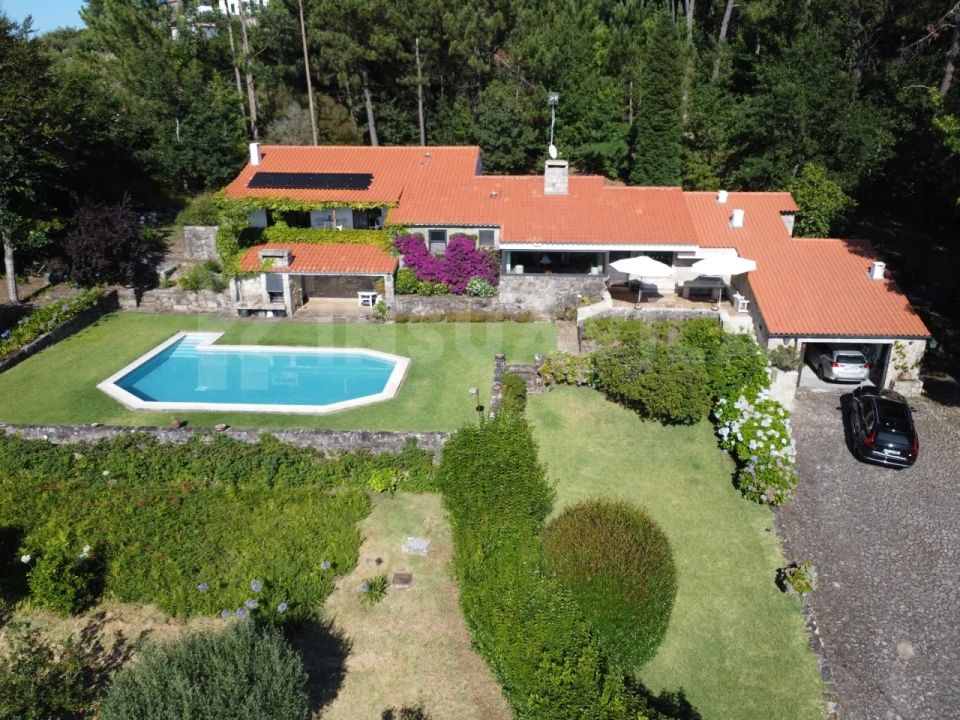 Moradia T6 para Venda em Gondarem Foto 1