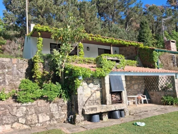 Moradia T6 para Venda em Gondarem