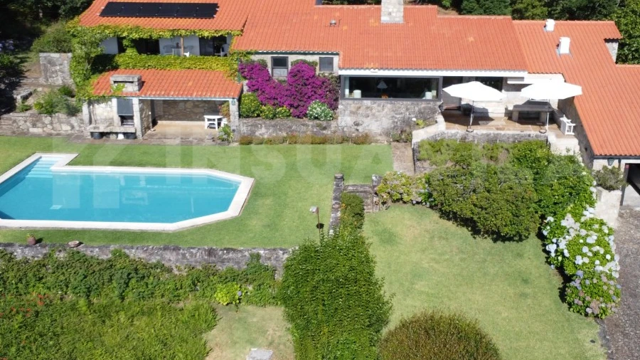 Moradia T6 para Venda em Gondarem