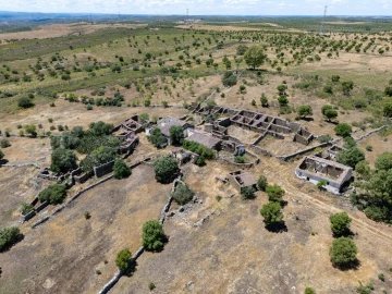 Moradia T5 para Venda em Alcoutim e Pereiro