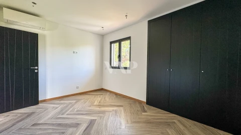 Moradia T4 para Venda em Quarteira