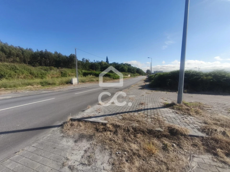 Terreno para Venda em Vila Nova de Famalicão e Calendário Foto 1