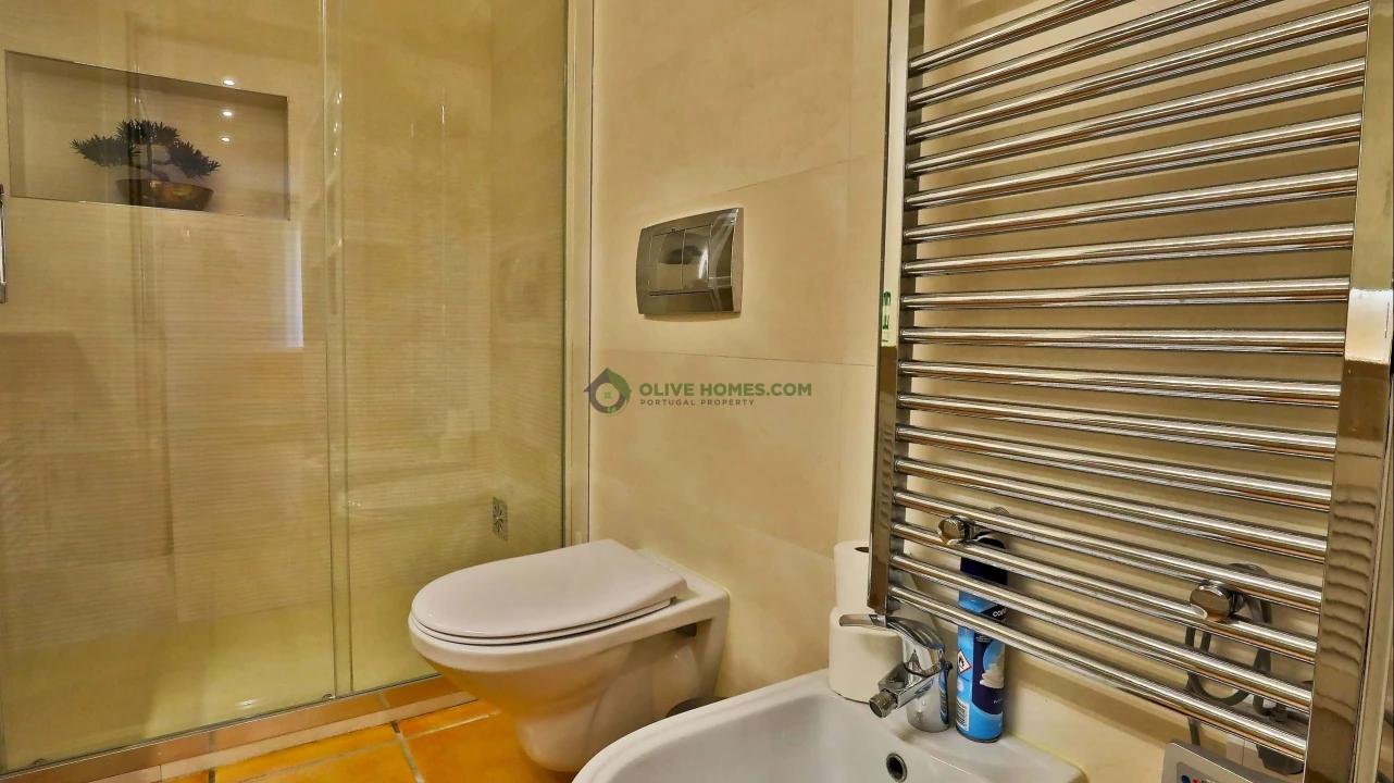 Apartamento T3 para Venda em Quarteira Foto 21