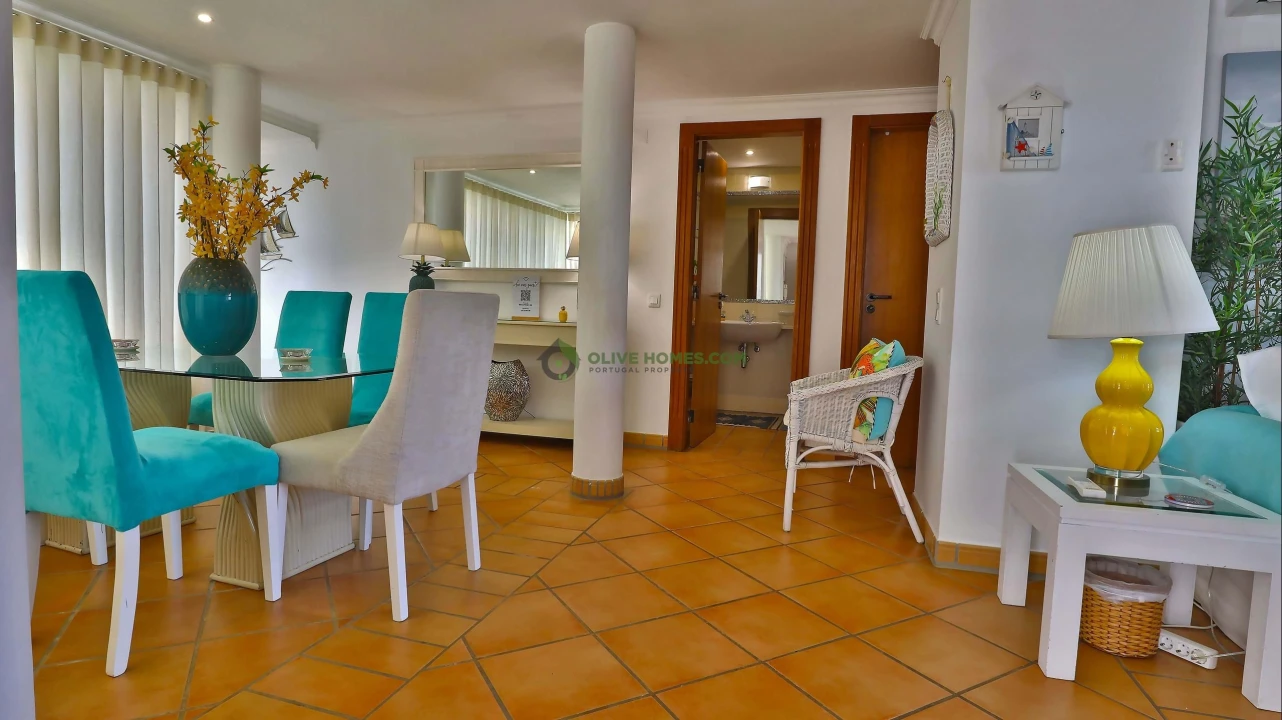 Apartamento T3 para Venda em Quarteira Foto 3