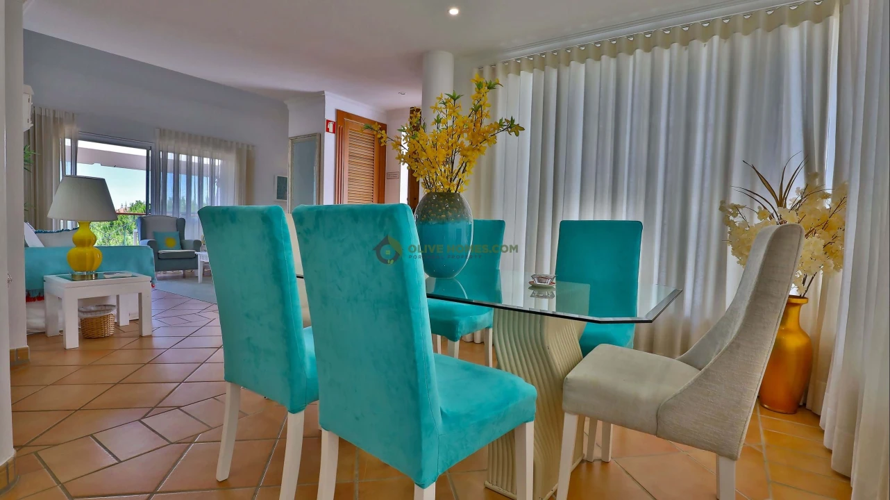 Apartamento T3 para Venda em Quarteira Foto 9