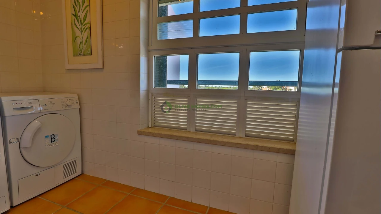 Apartamento T3 para Venda em Quarteira Foto 12