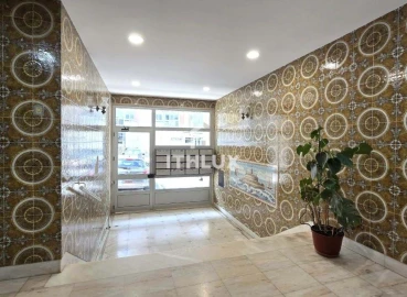Apartamento T2 para Venda em Oeiras e São Julião da Barra, Paço de Arcos e Caxias