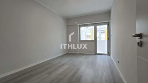 Apartamento T2 para Venda em Oeiras e São Julião da Barra, Paço de Arcos e Caxias