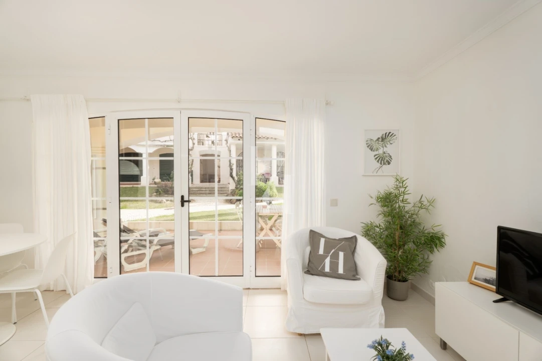 Apartamento T2 para Arrendamento férias em Quarteira Foto 11