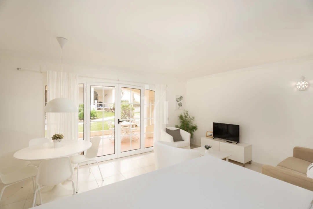 Apartamento T2 para Arrendamento férias em Quarteira Foto 1