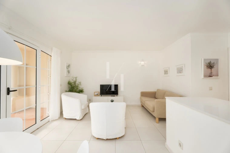 Apartamento T2 para Arrendamento férias em Quarteira Foto 14
