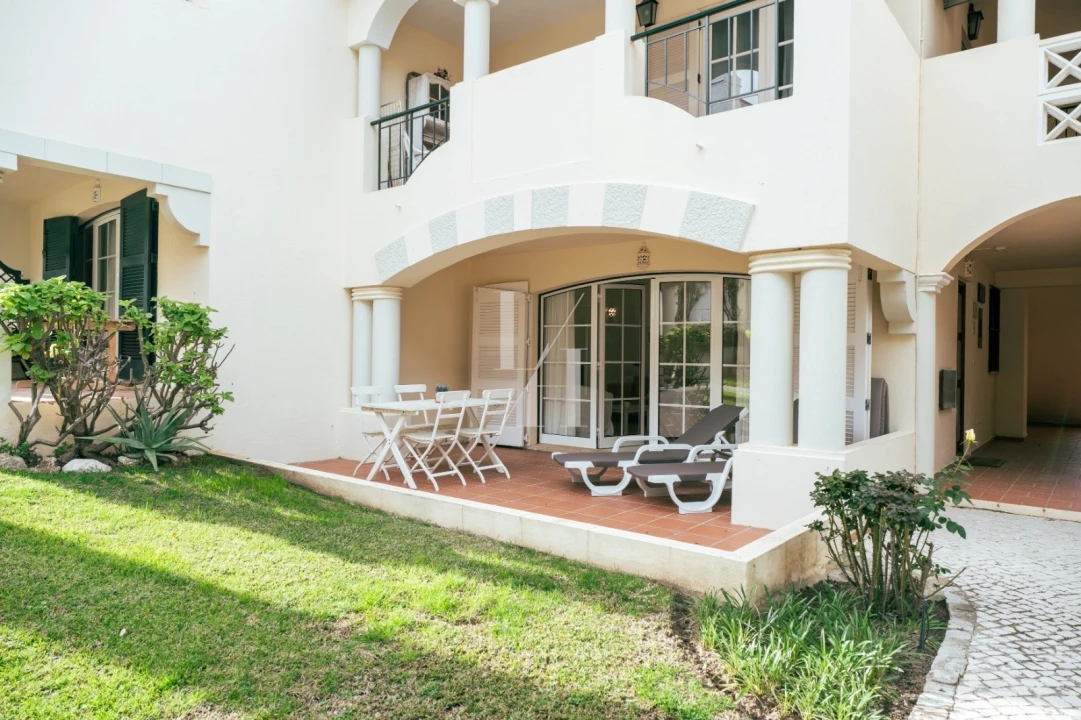 Apartamento T2 para Arrendamento férias em Quarteira Foto 13