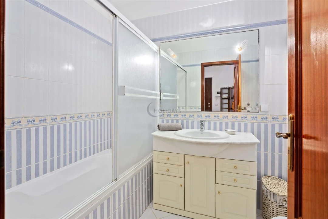 Apartamento T2 para Arrendamento férias em Quarteira Foto 8