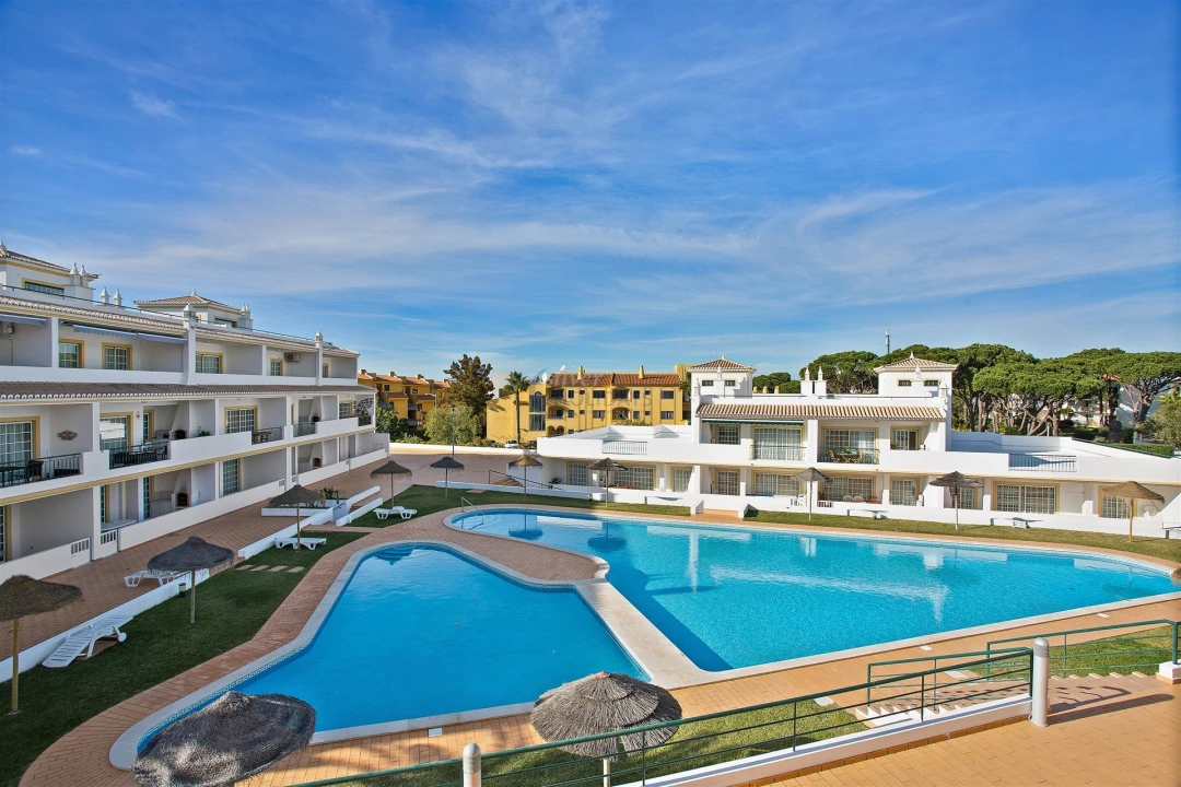 Apartamento T2 para Arrendamento férias em Quarteira Foto 7