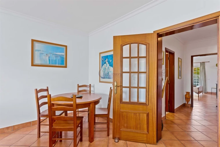 Apartamento T2 para Arrendamento férias em Quarteira Foto 14