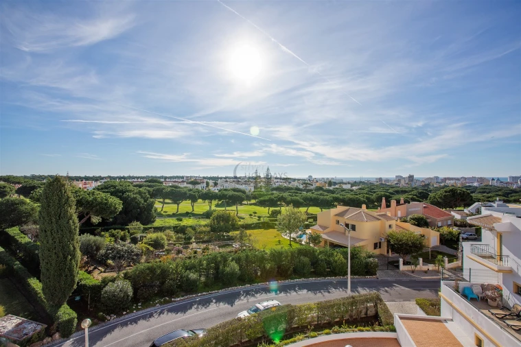 Apartamento T2 para Arrendamento férias em Quarteira Foto 8