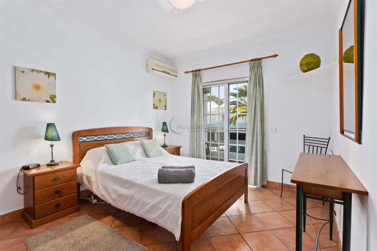 Apartamento T2 para Arrendamento férias em Quarteira Foto 3