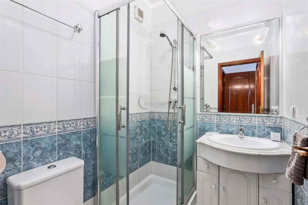 Apartamento T2 para Arrendamento férias em Quarteira Foto 6