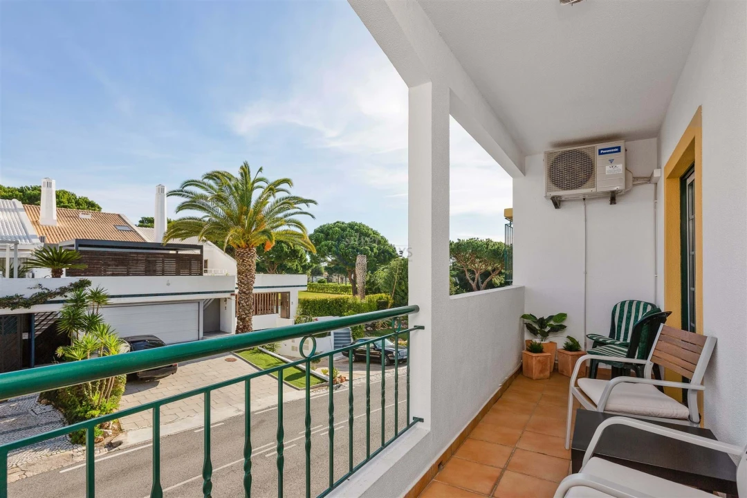Apartamento T2 para Arrendamento férias em Quarteira Foto 10