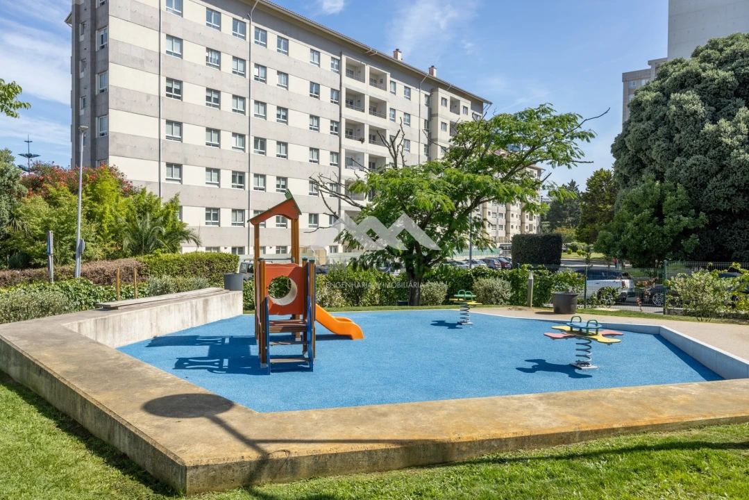 Apartamento T1 para Venda em Lordelo do Ouro e Massarelos Foto 32