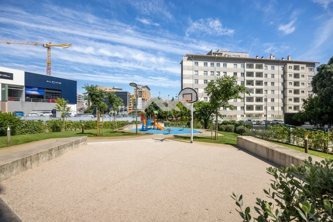 Apartamento T1 para Venda em Lordelo do Ouro e Massarelos Foto 33