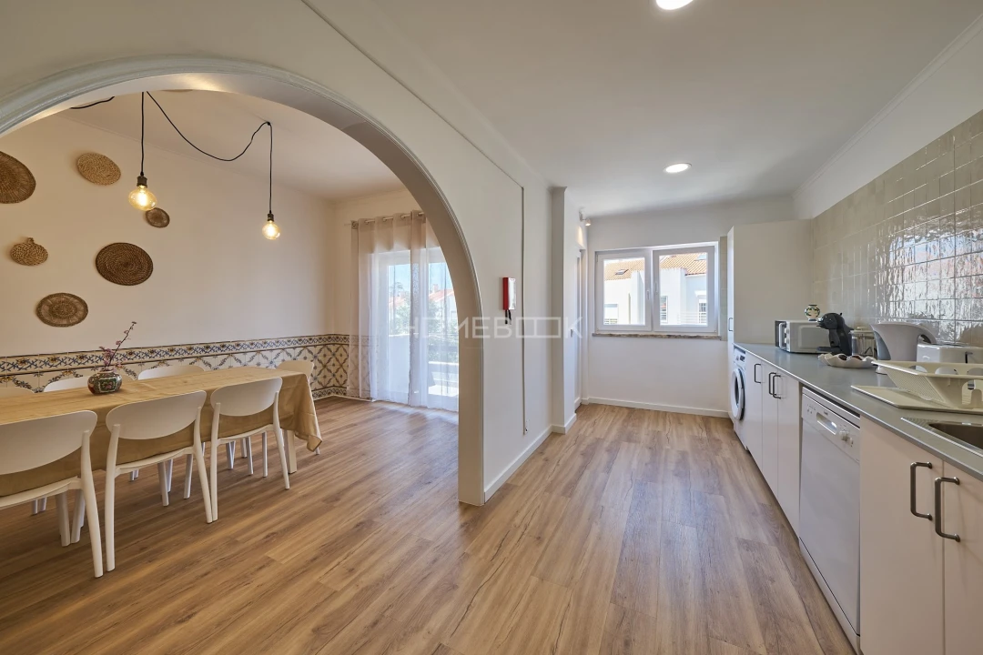 Apartamento T6 para Venda em Charneca de Caparica e Sobreda Foto 13