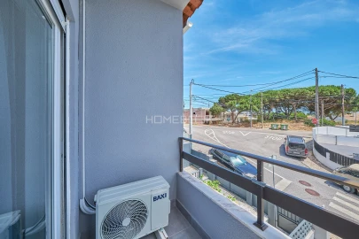 Apartamento T6 para Venda em Charneca de Caparica e Sobreda