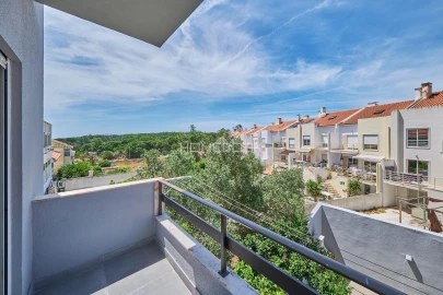 Apartamento T6 para Venda em Charneca de Caparica e Sobreda