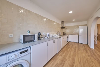 Apartamento T6 para Venda em Charneca de Caparica e Sobreda