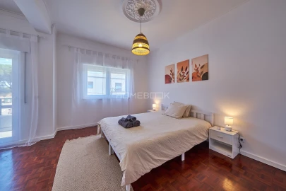 Apartamento T6 para Venda em Charneca de Caparica e Sobreda