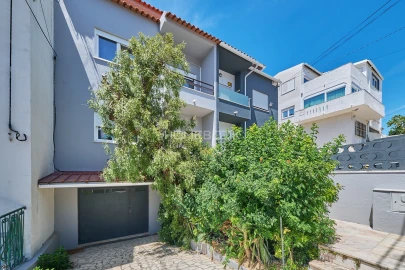 Apartamento T6 para Venda em Charneca de Caparica e Sobreda
