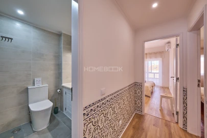 Apartamento T6 para Venda em Charneca de Caparica e Sobreda