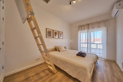 Apartamento T6 para Venda em Charneca de Caparica e Sobreda