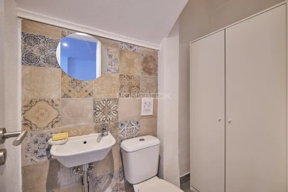 Apartamento T6 para Venda em Charneca de Caparica e Sobreda